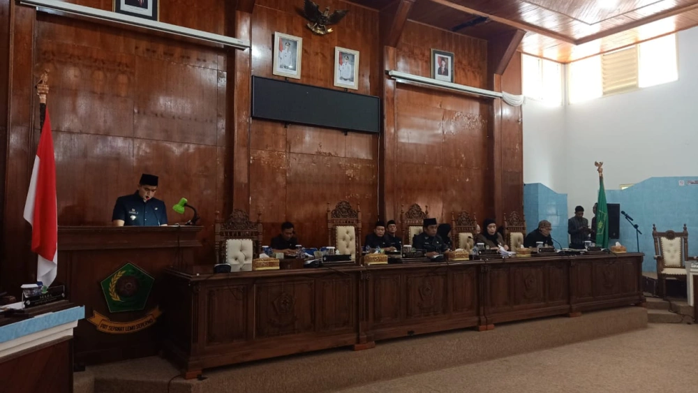 rapat paripurna dprd rejang lebong